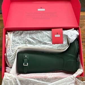 BRAND NEW IN BOX FOREST GREEN HUNTER BOOTS